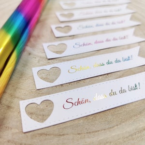 Het is leuk dat je er bent: hanger, regenboog, cadeaukaartje, trouwnaamplaatje, plaatskaartjes, plaatskaartjes, naamkaartjes