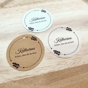 È bello che tu sia qui ciondolo, rotondo, targhetta per nome matrimonio, segnaposto, etichette regalo personalizzate, targhetta per nome matrimonio, segnaposto