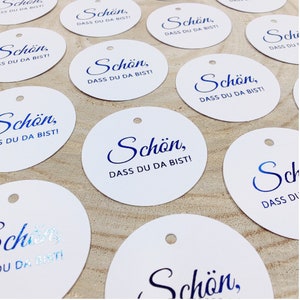 Ciondolo Bello che tu sia qui, blu, carta bianca, ciondolo regalo per gli ospiti, etichetta regalo matrimonio, ciondolo comunione, fatto a mano