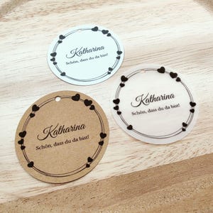 È bello che tu sia qui ciondolo, rotondo, targhetta per nome matrimonio, segnaposto, etichette regalo personalizzate, targhetta per nome matrimonio, segnaposto