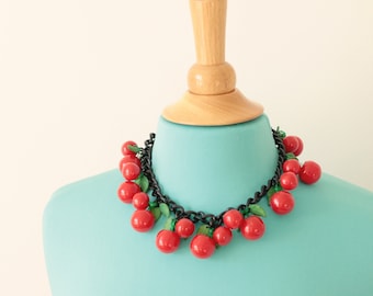 Vintage bakelite cherry necklace, 1940s pin-up glam, Bakelite necklace, 50s MCM cherry