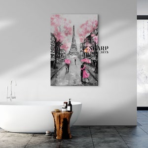 Puede incluir: Una pintura en blanco y negro de una pareja caminando por una calle de Par&iacute;s, Francia. La Torre Eiffel est&aacute; en el fondo, y la pareja sostiene paraguas rosas. La pintura tiene un ambiente rom&aacute;ntico y caprichoso.
