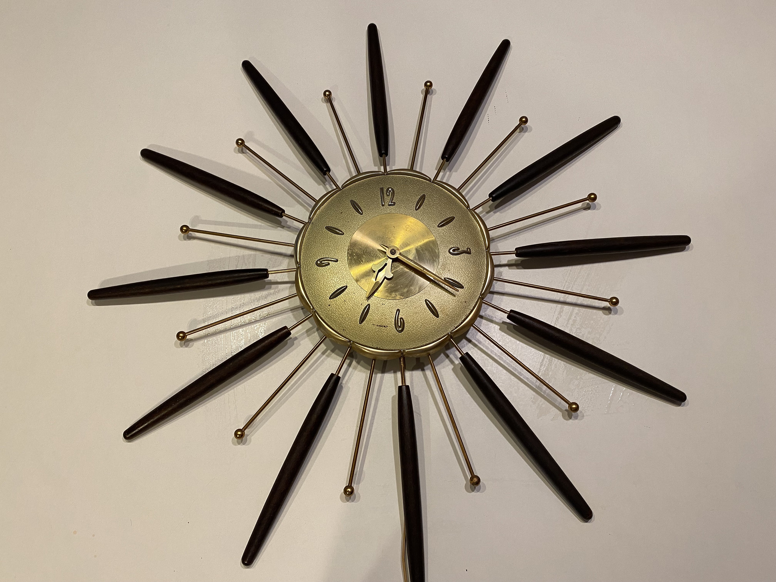 1950〜1960 UNITED Sunburst Clock 50s 60s 1950〜1960 UNITED Sunburst Clock 50s 60s Did you know anyone who