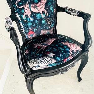 Jungle Enchantress French Armchair image 3