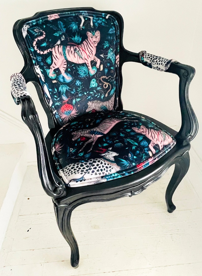 Jungle Enchantress French Armchair image 3