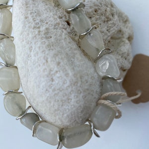 Natural White Agate Bracelet, 7.5 Inch, 8–12mm Stone Beads, Handmade Gemstone Jewelry image 2