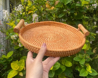 Rattan Tray with Natural Color in D 26 cm