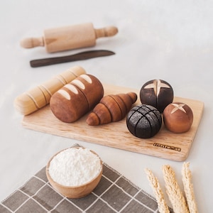 Wooden Bread Set of 7 Toy Pastries Set Montessori / Waldorf + chopping board