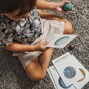 Solar System Model Toys Set Puzzle, Wooden Planets, and Montessori 3-Part Cards Natural image 4