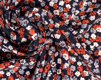 2 YDS gewassen satijnen pongébloemenprint: 60" breed zwart/oranje stof, restant