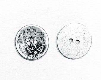 Lot de boutons Fleur estampée en métal moulé - 1" | 25 mm | 40 L - Grande taille/Poids Large 2 trous rond argent antique vintage [B355]