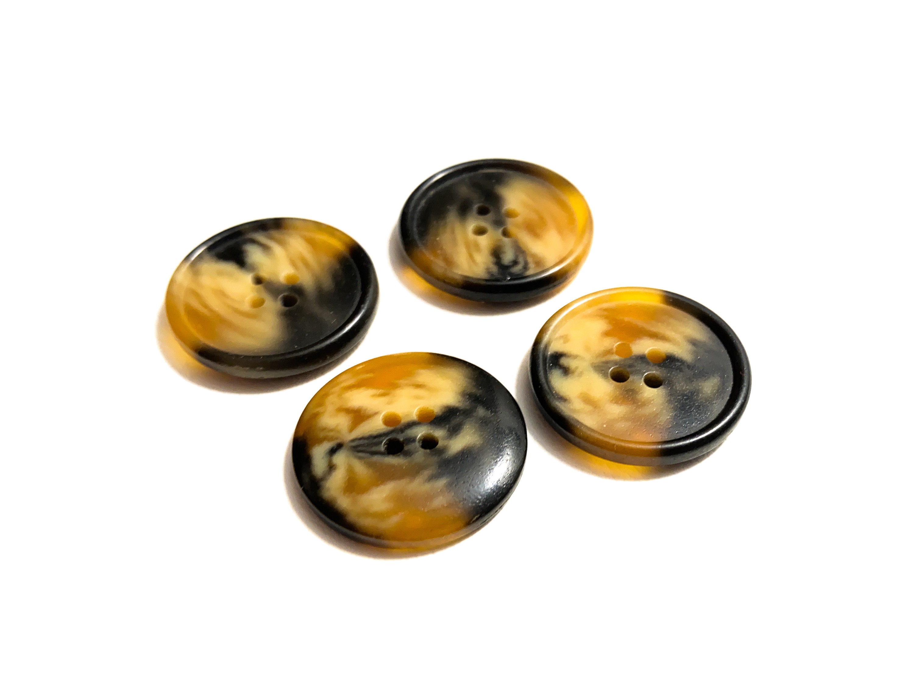 THE BUTTON QUEEN バラ模様 ガラスボタン 8個セット THE BUTTON QUEEN バラ模様 ガラスボタン 8個セット