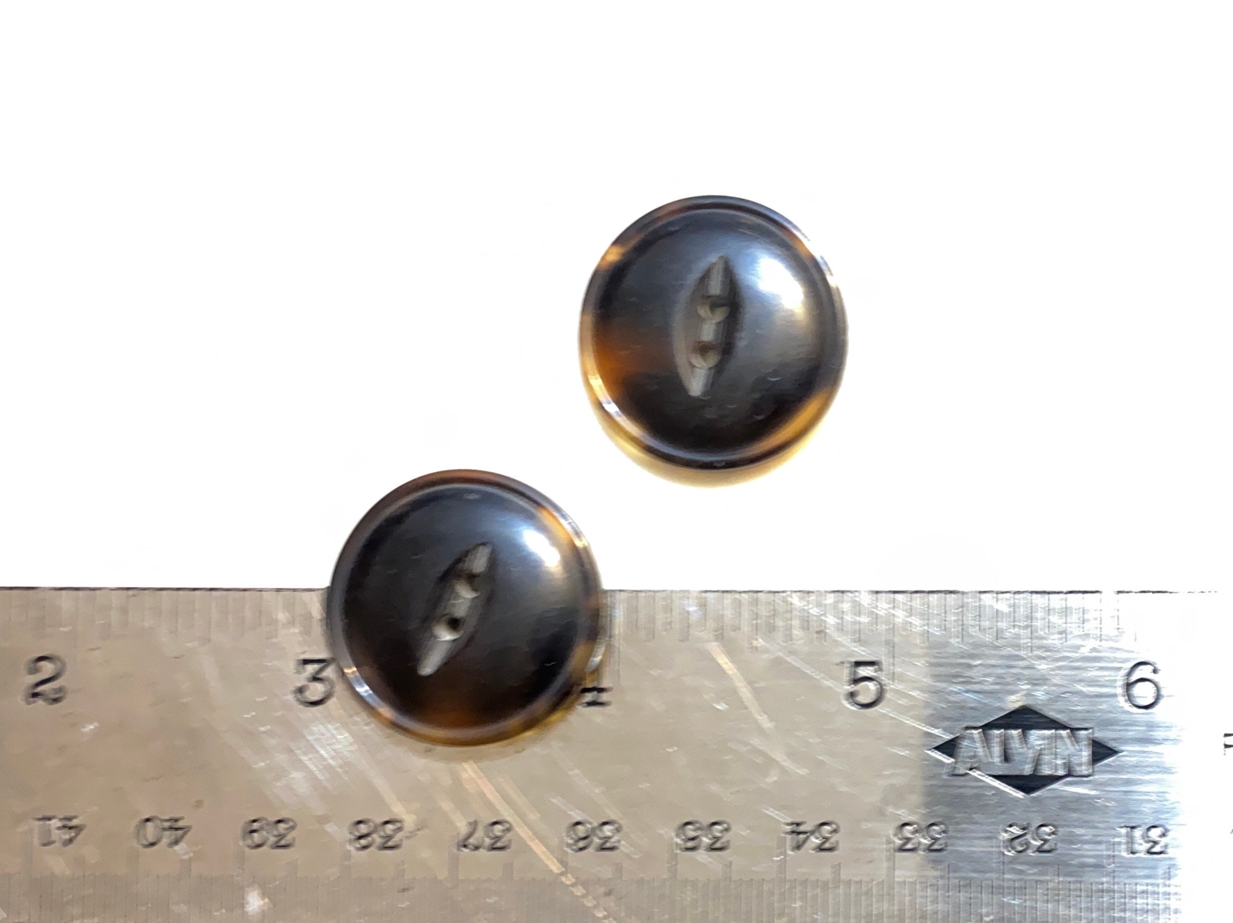 28mm Tortoise Shell Resin Buttons: 1 1/8