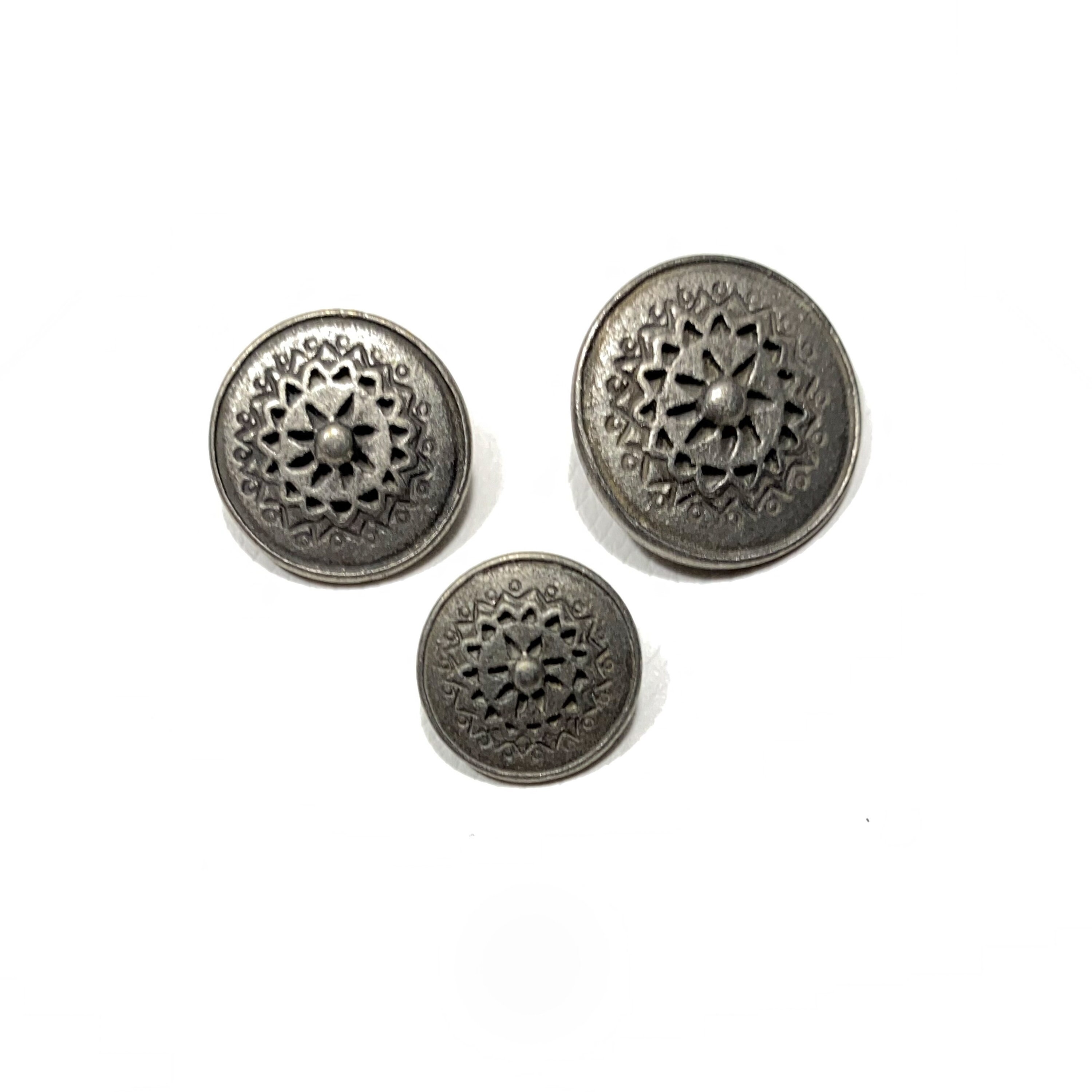 12mm | 15mm | 19mm Cast Metal Buttons: 1/2