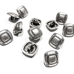 Lot de 4 à 24 boutons carrés en métal Robuste 5/8 15 mm Tige en métal coulé en métal argenté vintage 70s Southwest Sweater Button B350 image 2