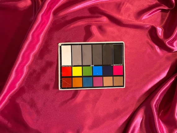 1 YD+ Satin Twill - DEEP PINK - 44