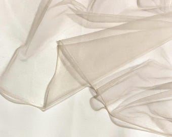 1,5 YD zachte tule PERZIK/CRME dubbele afgewerkte rand: 60 x 58" brede voorbeeldsnede