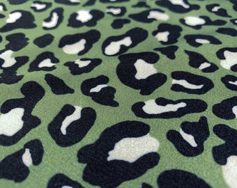 Leopardstretchcrepe: 60" brett OLIVGRÖNT djurtryckstyg, metervara