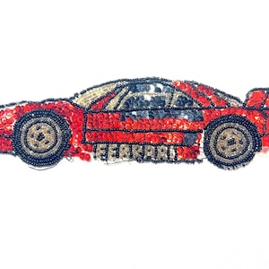 Handgemaakte FERRARI-patchappliqué met pailletten en kralen - 9" lang - rood/zwart - verkocht zoals het is! Vintage jaren 70 Racing F1-kostuumversieringen [T343]
