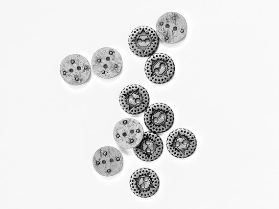 Set vintage di 12 bottoni bianchi 21 mm cucito -  Italia