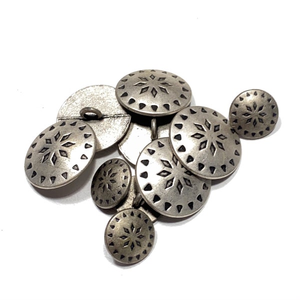 Set of 2-12 Cast Metal Shank Buttons - 2 Size Options: - 13/16" or 1/2" - Vintage 70s Southwest Concho Tribal Flower Silver Buttons [B418]