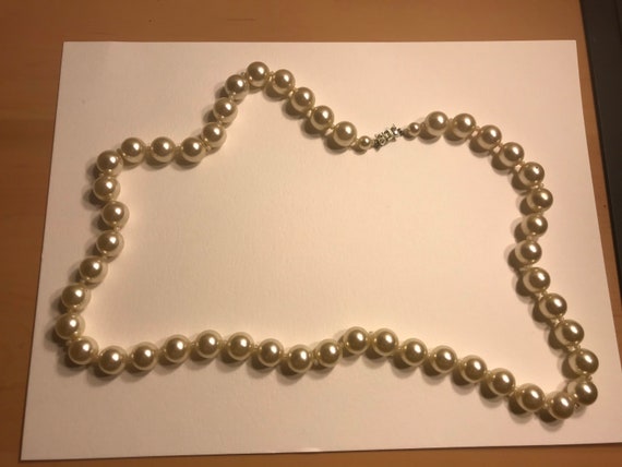 Vintage beaded faux pearl necklace - image 3