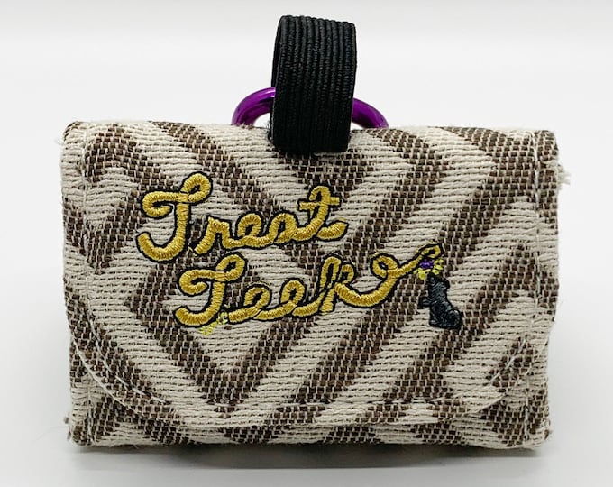 Small Pet Treat Bag / Tote, Gift for Dog Lovers, Great for Puppy Training, Eco-friendly & clips to bags, leashes, belts, and more