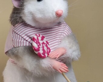 優雅なネズミさん ぬいぐるみ アーティストベア 海外作家様 部屋飾り OOAK ミニチュアネズミ リアルなおもちゃ 一点物 人工ぬいぐるみ ネズミの