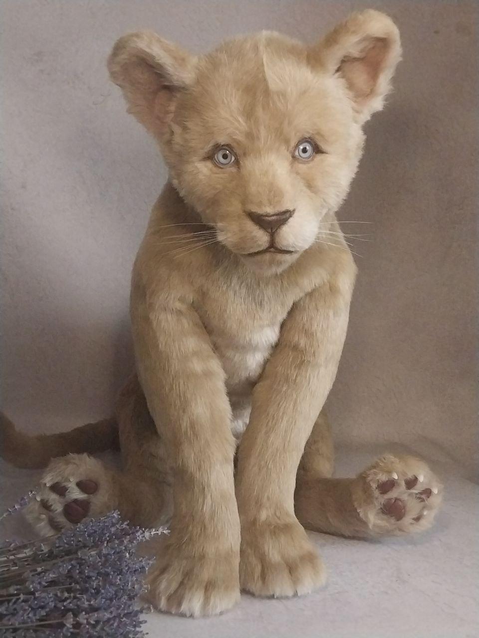 リアルなライオンの赤ちゃんのぬいぐるみ：手作り一点物、ポーズ可能な