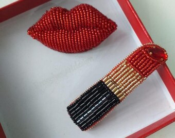 Set Spilla Rossetto/Labbra ricamate perline fatta a mano, spilla labbra rosse, rossetto rosso, party set brooch avanguardia lips,lipstick.