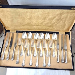 Set 18 Posate Argentate 1000 Antiche Vintage 60s Francia, per 6 persone, in scatola originale, bellissime, ottimo stato e qualita' Punzonate