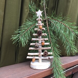 Sapin De Noël Miniature En Bois à Assembler - Déco De Table Ou Fenêtre Avec 24 Pendentifs, Taille 19x11 Cm (vert)