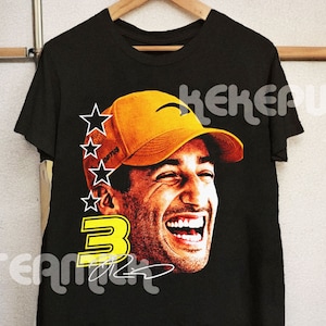 Daniel Ricciardo T-Shirt, Formula 1 Racer Graphic Tee, F1 Motorsport Fan, Racing Legend Merch Gift Gift For Woman and Man Unisex AND258