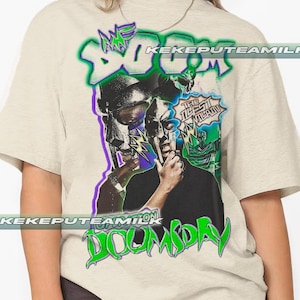 Maglietta MF Doom Rapper Graphic Tee Hip Hop Legend T-Shirt Vintage Streetwear Rap Merch Abbigliamento Rap Underground Fan Regalo per Donne e Uomini
