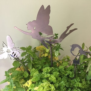 Steel Garden Art - 3 x Plant Stakes- Garden Art-Garden stake- bee-Garden Steel- Ornamental-garden pollinators-bee-robin-fairy - Gift for Mum