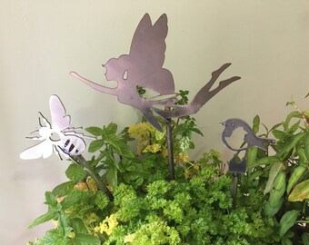 Arte da giardino in acciaio - 3 tutori per piante - Arte da giardino - Tutore da giardino - ape - Acciaio da giardino - Ornamentale - impollinatori da giardino - ape - pettirosso - fata - Regalo per la mamma