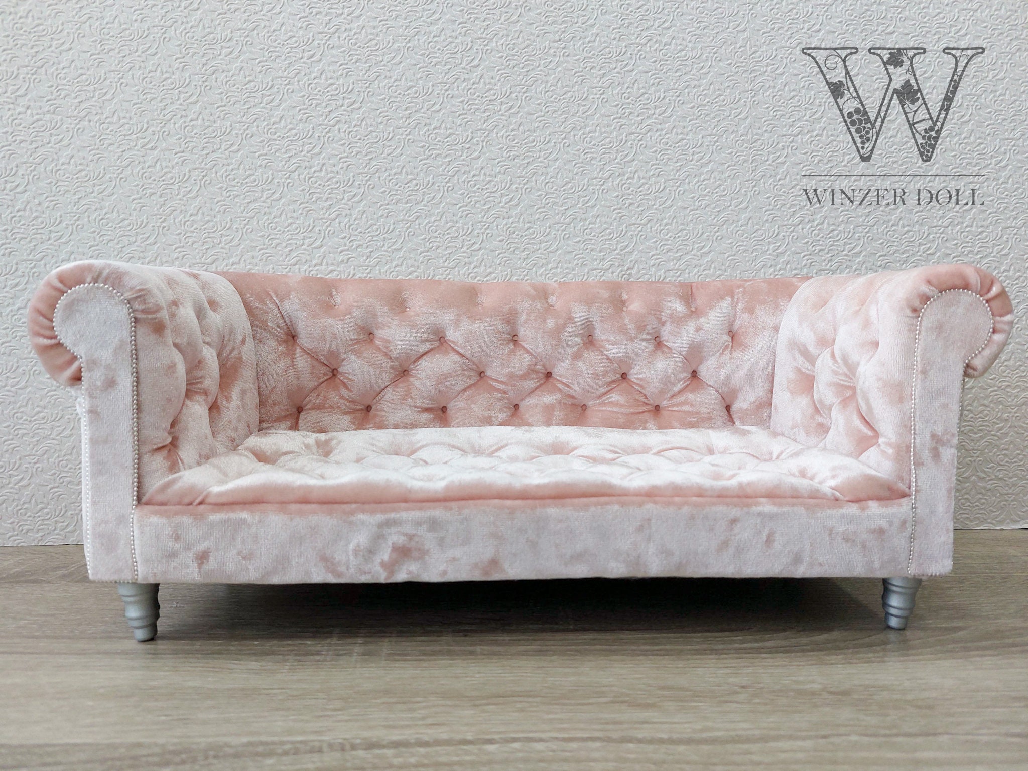 Rosa 2024 chesterfield sofa