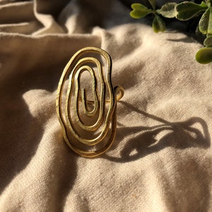 Spiral design ring, large abstract modern jewelry, minimalist artistic ring, brass wire jewellery, handmade geometric ring