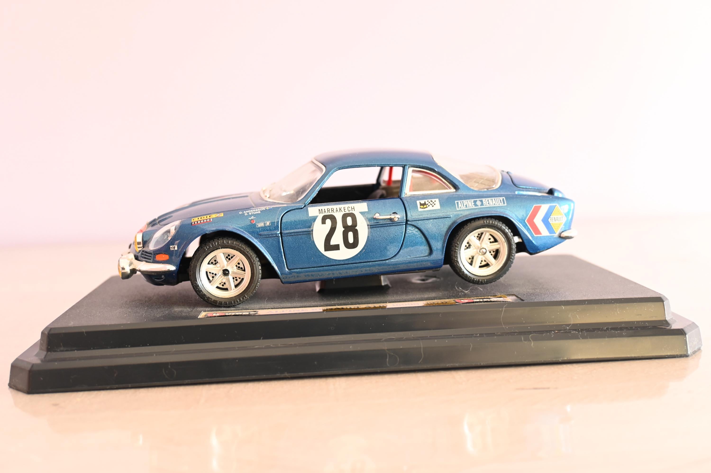 Bburago Alpine A 110 1600S rally Monte Carlo 1971 Gold collection 1:16