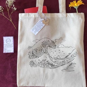 Handpainted tote bag\ The Great Wave of Kanagawa\ Hokusai\ Shopper bag\ Art Gift Idea\ Eco-Friendly\ Mount Fuji view