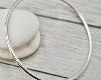 Round sterling silver bangle | Plain silver stacking bangle | Handmade jewellery | Gift for her | Bridesmaid gift | Gift for wife