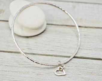 Silver bangle with heart | Sterling silver hammered bangle | Handmade silver jewellery | Silver heart bangle | Gift for mum | Silver Heart