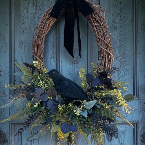 Black Crow Wreath For Front Door, Black Raven Wreath, Black and Green Halloween Wreath, Fall Bird Wreath, Oval Shaped Halloween Wreath