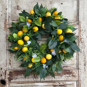 Lemon Wreath For Front Door, Modern Farmhouse Kitchen Wreath, Year Round Wreath, Citrus wreath, Spring Summer Wreath, Gift For Mom