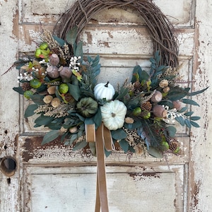 Green and White Pumpkin Wreath for Front door, Pumpkin Autumn Wreath, White Berry Fall Wreath, Greenery Eucalyptus Fall Wreath