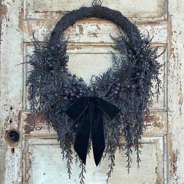 Black Halloween Wreath, All Black Wreath for Front door, Gothic Wreath For Halloween, Black Maple Leaf, Elegant Halloween, Dark Cottagecore