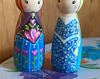 Hand-Painted Frozen Peg Dolls: Elsa and Anna Cake Topper