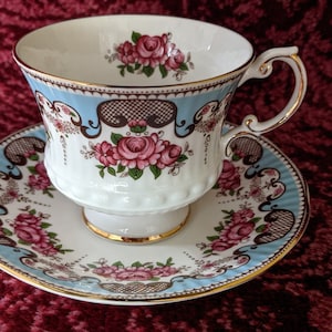 Vintage Elizabethan Bone China England Teacup and Saucer Ashbourne