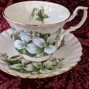 Vintage Royal Albert Teacup and Saucer England Trillium