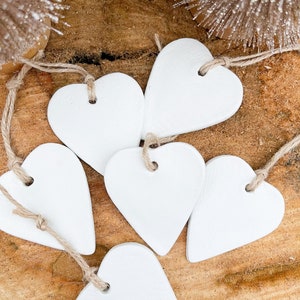 Ornamenti a forma di cuore in argilla vuota, bomboniere, ricordi personalizzati, etichette a forma di cuore in argilla, ornamenti natalizi, etichette di San Valentino, arredamento minimalista